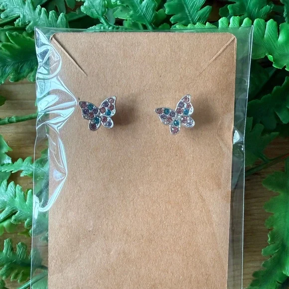 ⚡️ PICK ONE - Hypoallergenic Stud Earrings - Picture 4 of 8